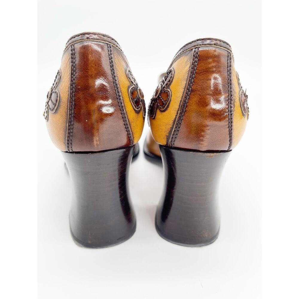 Prada Fall 1996 Runway Floral Appliqué Antiqued Leather Mary Jane Heels IT 37.5 - Picture 12 of 16